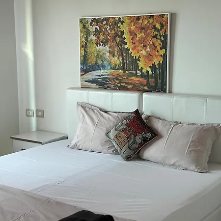 Bejart 8 Apartment *